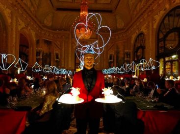 Surrealist Dinner, gastronomie et scénographie au Meurice