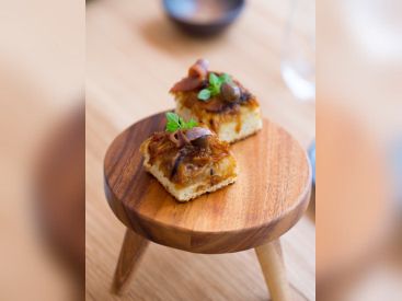 La recette de la pissaladière de Julia Sedefdjian, cheffe du restaurant 1* Baieta