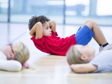 Coronavirus : Faire du sport avec les enfants, à la maison