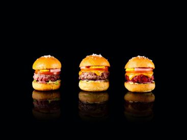 Le Chef Akrame Benallal ouvre Vivanda Burger à Paris