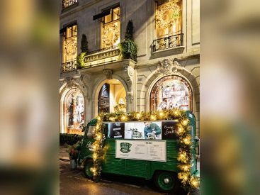 Un Ralph's Coffee Truck devant la boutique Ralph Lauren Saint-Germain pour Noël 2020