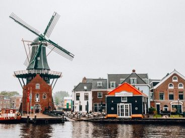 Omicron : Un foyer d'infection aux Pays-Bas inquiète sur la résistance du variant aux vaccins