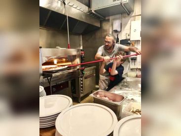 Ouverture de Gianni: la nouvelle pizzeria du 18ème où l'on chante!