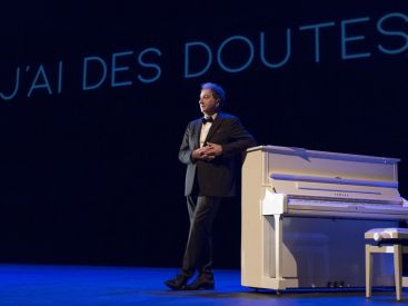 Raymond Devos revisité par François Morel au Rond-Point : J'ai des doutes