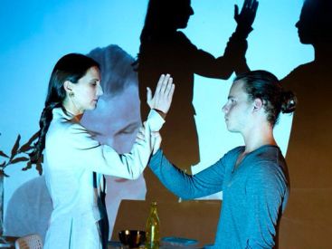 Aller au théâtre et sauver un gymnase : "Maman c'est moi" à l'UCJG