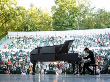 Gala du Mémorial de la Shoah en ligne : le récital du pianiste Adam Laloun