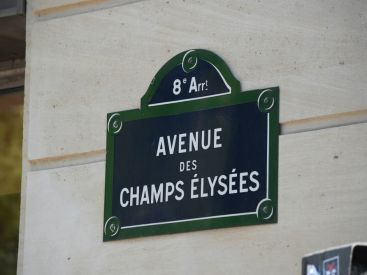 Insolite : une Chasse aux diamants Messika sur les Champs-Élysées