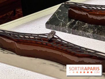 La Bûche de Noël Full Vanille du Royal Monceau Raffles Paris x Messika 2023 par Quentin Lechat