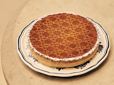 La galette des Rois 2024 griffée Dior par Jean Imbert, au 30 Montaigne