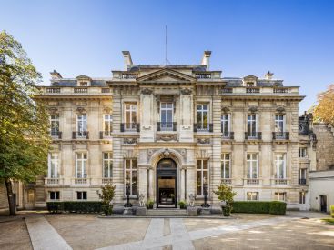 Baronne, le restaurant d'exception de Paris Society, niché dans un hôtel particulier historique