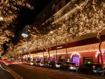 Illuminations de Noël 2020 sur le boulevard Haussmann