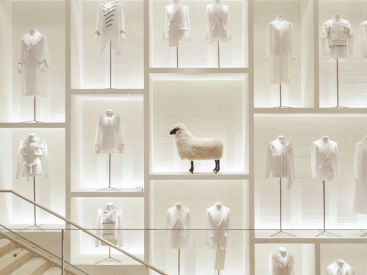 Galerie Dior : exposition des œuvres de Claude & François-Xavier Lalanne avant les enchères