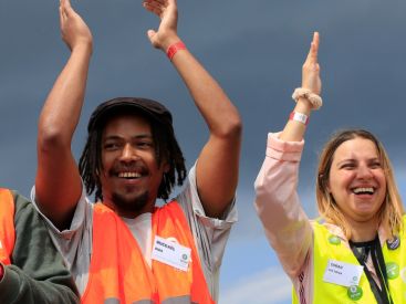 Devenez bénévole à Paris grâce à la plateforme JeVeuxAider.gouv.fr