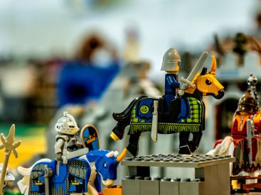 Exposition Playmobil histoires et légendes du Moyen-Âge au musée de l'Armée Invalides