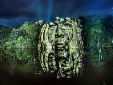 Dans la mémoire du monde, l'installation spectaculaire de Philippe Echaroux au Jardin du Quai Branly