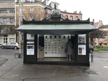 JCDecaux recycle le kiosque de presse vide de Meudon en point de vente de légumes