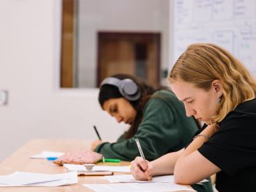 Bac 2021 : les épreuves ont commencé, découvrez les sujets du Bac de philosophie