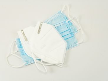 Covid : faut-il passer aux masques FFP2 pour lutter contre Omicron ?