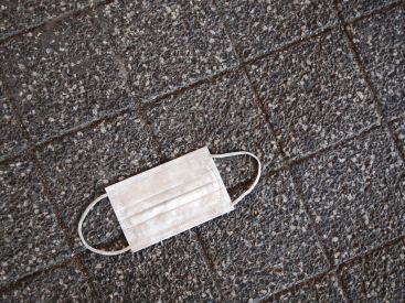 Un député propose une amende pour punir les jets de masques dans la rue