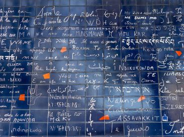 Paris : découvrez la belle histoire du Mur des Je t'aime, à Montmartre