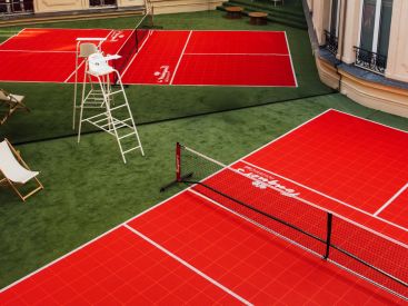 Fouquet's Pickleball Club : une expérience sportive dans la cour de cet hôtel de luxe cet été