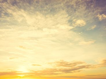 Météo : pourquoi le ciel est-il un peu blanc et voilé aujourd'hui ?