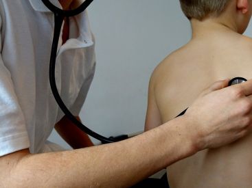 Covid : les parents non-vaccinés avantagés pour la garde d'enfants positifs au coronavirus