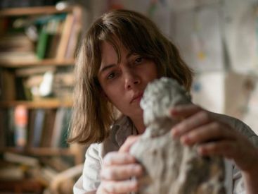 Showing Up : le drôle de portrait d'une artiste à la vie chaotique - Avis et bande-annonce