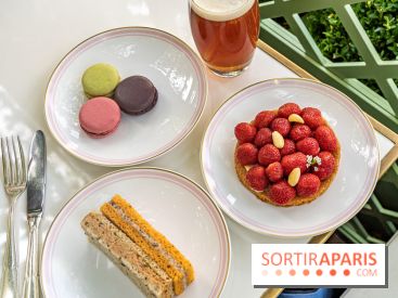 La terrasse fleurie de Ladurée à Paris sur les Champs-Elysées