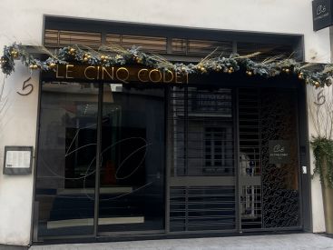 Nouvel An 2024 : un réveillon en musique au Chiquette, le restaurant très chic de l'hôtel Cinq Codet