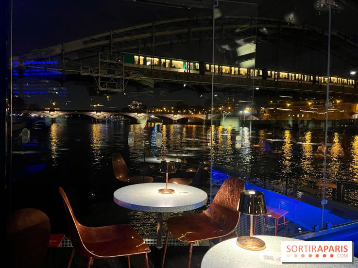 OFF Paris Seine - Bar de nuit