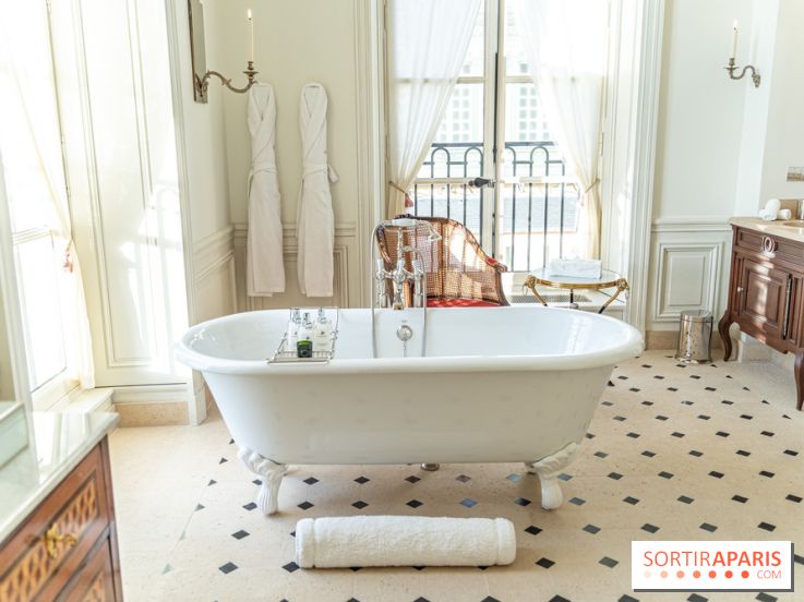 Airelles Château de Versailles, Le Grand Contrôle - hôtel -  salle de bain - baignoire