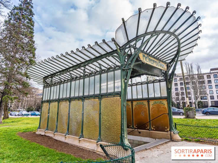  Le dernier édicule de type B d'Hector Guimard - Métro Porte Dauphine  -  A7C5204