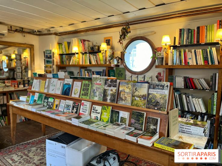 L'eau et les rêves, la péniche-librairie botanique sur le Canal de l’Ourcq