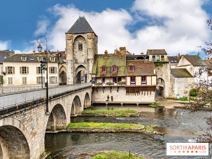 Moret-sur-Loing - citée médiévale - plus beaux détours de France - la porte du Samois