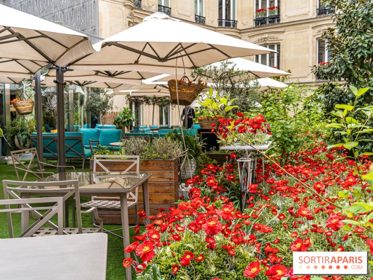 La terrasse cachée du Joy à l'Hôtel Fouquet's 2023 : le jardin de coquelicots