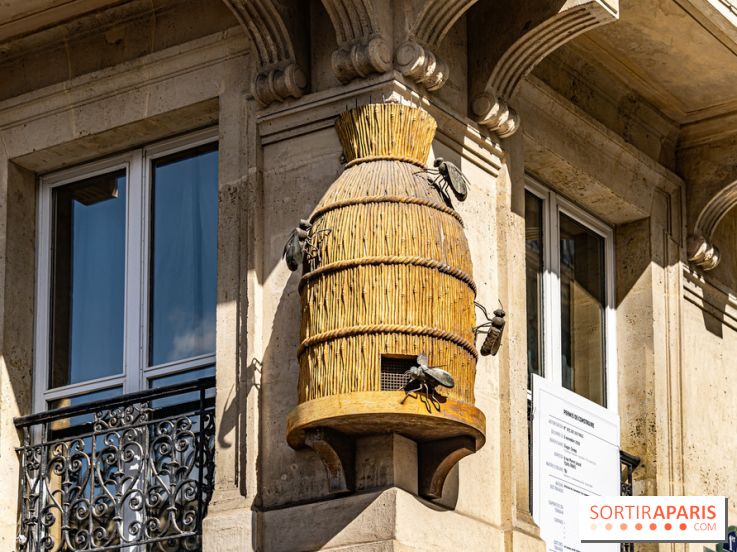 La ruche insolite, vieille enseigne aux Halles