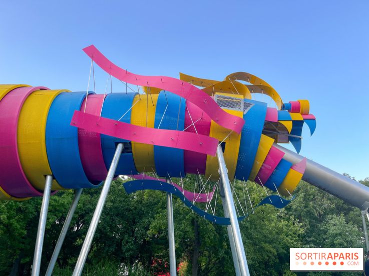 Le Jardin du Dragon, l'aire de jeux colorée au parc de la Villette