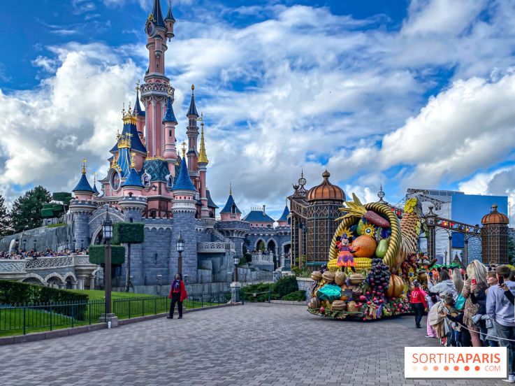 Halloween 2023 Disneyland Paris parade