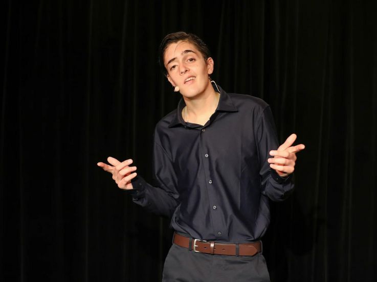 Gabriel Donzelli présente "C'est bientôt fini" au Palais des Glaces