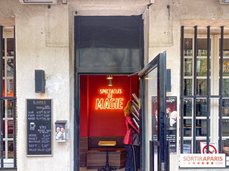 Le Double-Fond : un café-théâtre de magie emblématique dans le Marais