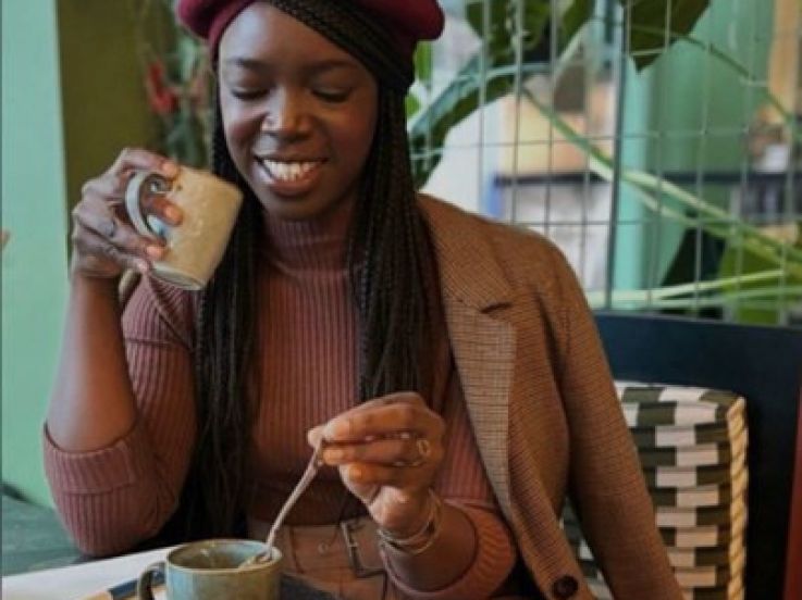 La grande classe, le spectacle de l'humoriste Lala prolongé au Théâtre de La petite loge 