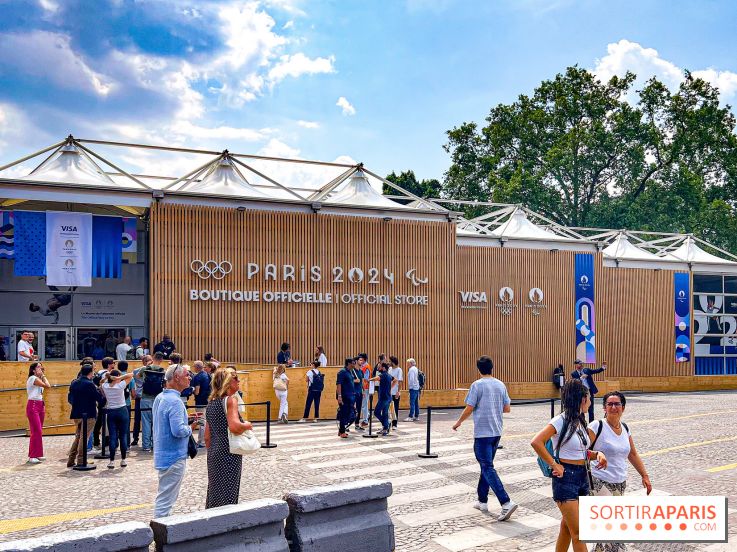 Megastore Paris 2024 Champs-Élysées