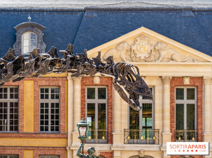 Un dinosaure géant au Château de Dampierre - Jurassique au Château de Dampierre