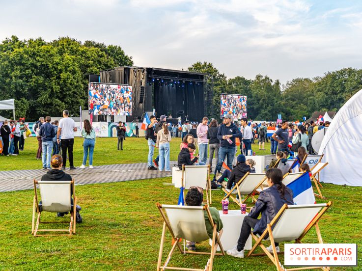 La Fan zone de Saint-Quentin en Yveli!nes, soirée Ofenbach et drones -  A7C0344