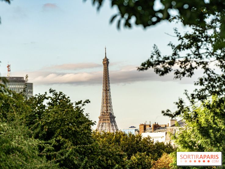 La terrasse dans un jardin avec vue Tour Eiffel du Marguerite 1606 au Domaine de la Reine Margot