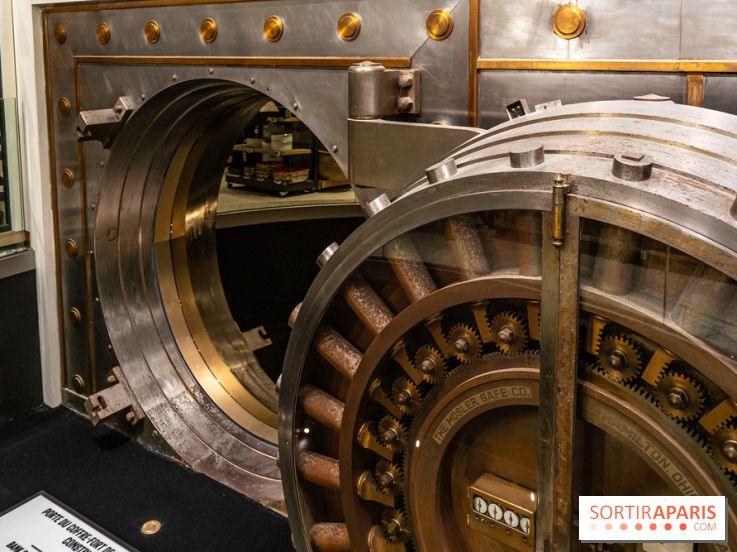 Le coffre fort historique du Monoprix des Champs-Elysées -  A7C1538