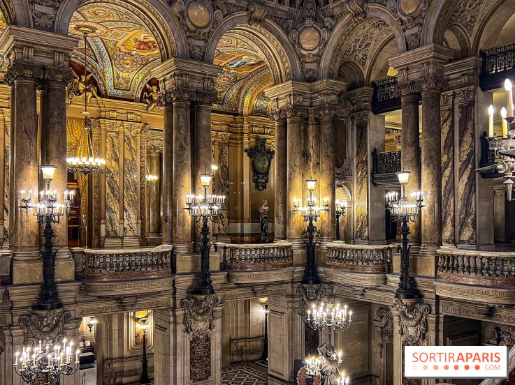 Bijoux de scène de l'Opéra de Paris : l'exposition de parures merveilleuses au Palais Garnier