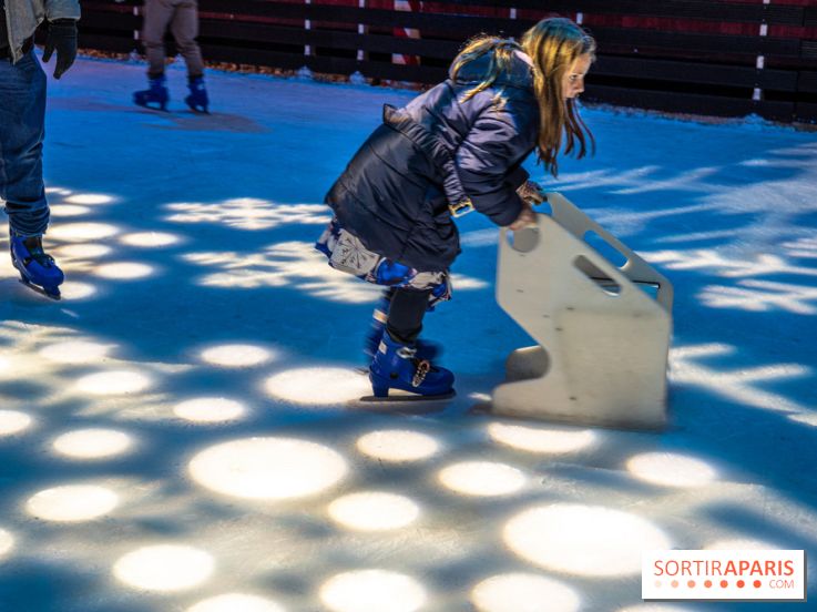 Noël au Parc Astérix 2024 - nos photos -  patinoire enfant