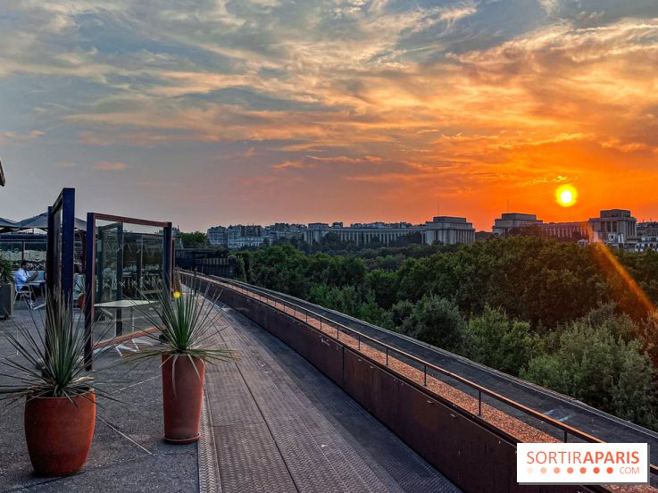Bar Les Ombres : cocktails & tapas sur le rooftop du Musée du Quai Branly avec vue sur la tour Eiffel - IMG 4215 jpg 2